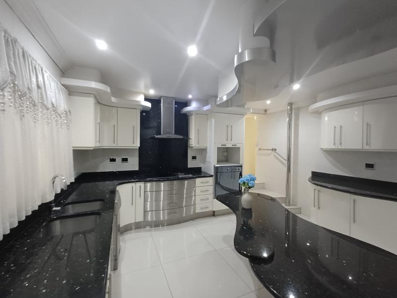 4 Bedroom Property for Sale in Parkgate KwaZulu-Natal