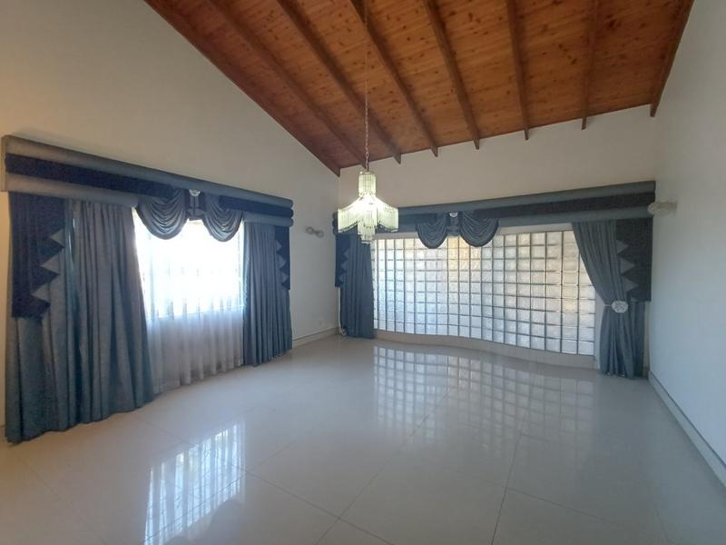 4 Bedroom Property for Sale in Parkgate KwaZulu-Natal
