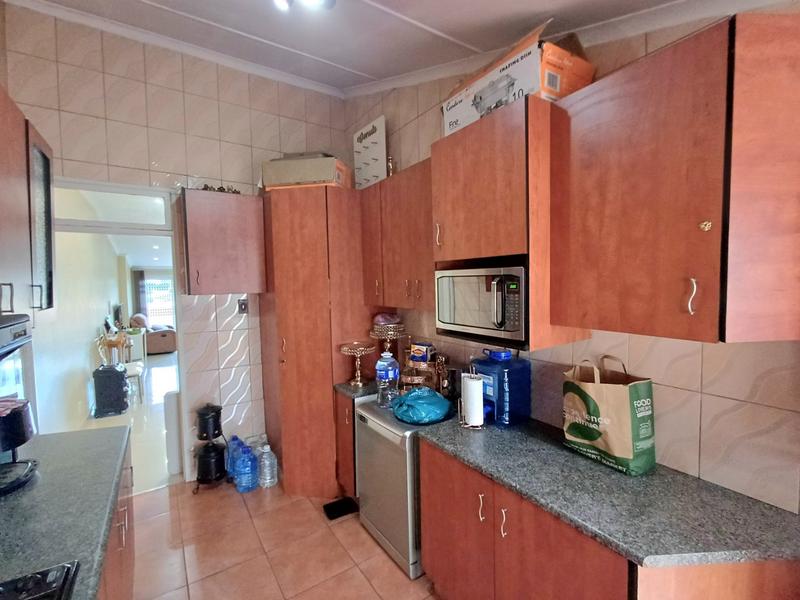 3 Bedroom Property for Sale in Stonebridge KwaZulu-Natal