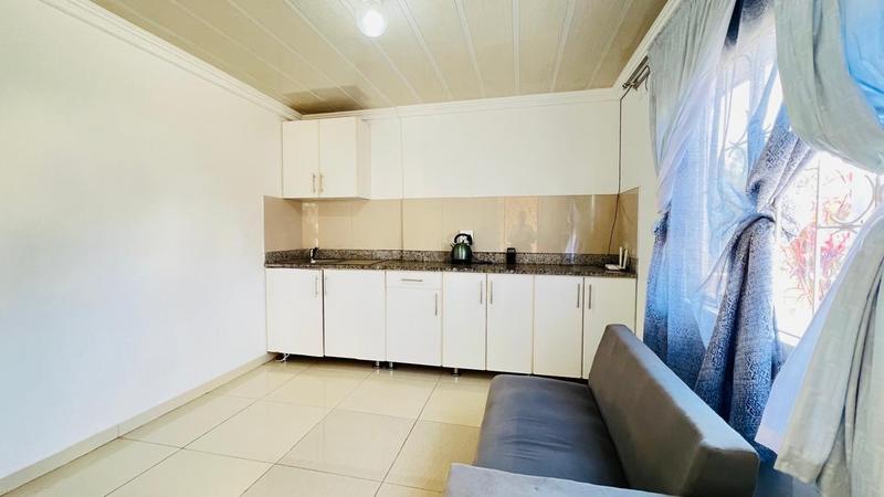 To Let 1 Bedroom Property for Rent in Caneside KwaZulu-Natal