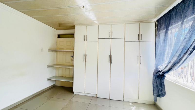 To Let 1 Bedroom Property for Rent in Caneside KwaZulu-Natal