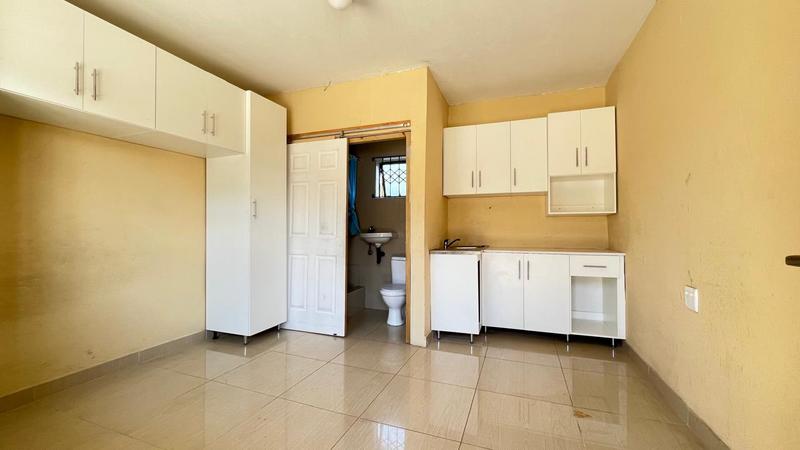 1 Bedroom Property for Sale in Savannah Park KwaZulu-Natal
