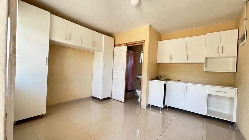 1 Bedroom Property for Sale in Savannah Park KwaZulu-Natal