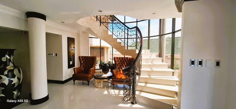 5 Bedroom Property for Sale in Mount Edgecombe KwaZulu-Natal