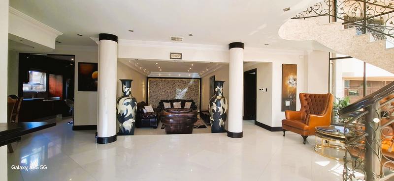 5 Bedroom Property for Sale in Mount Edgecombe KwaZulu-Natal