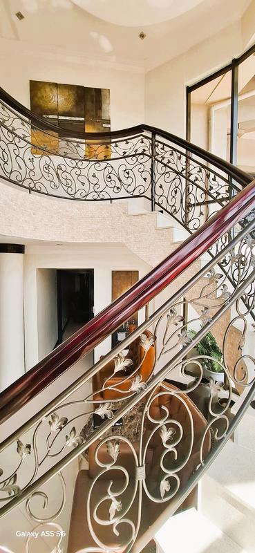 5 Bedroom Property for Sale in Mount Edgecombe KwaZulu-Natal