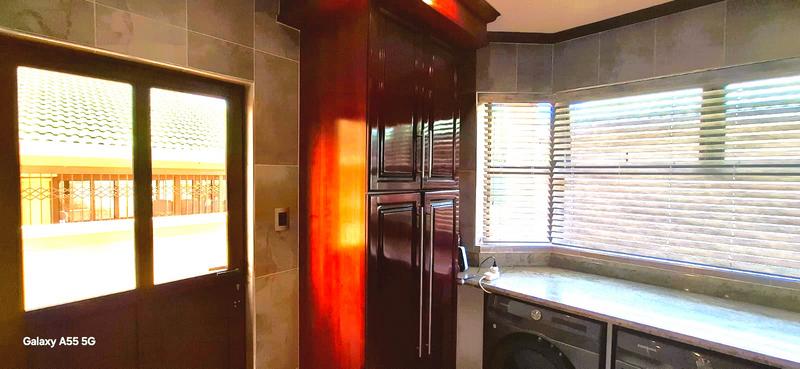 5 Bedroom Property for Sale in Mount Edgecombe KwaZulu-Natal