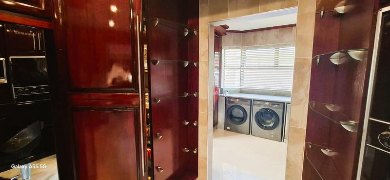 5 Bedroom Property for Sale in Mount Edgecombe KwaZulu-Natal