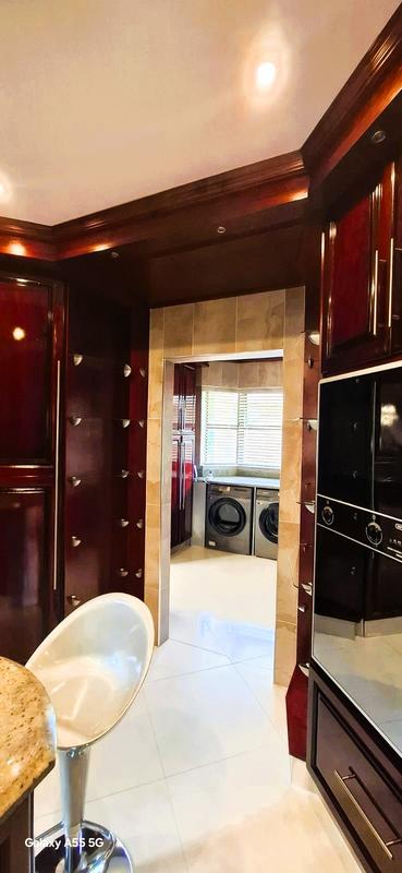 5 Bedroom Property for Sale in Mount Edgecombe KwaZulu-Natal