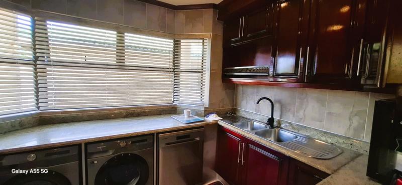 5 Bedroom Property for Sale in Mount Edgecombe KwaZulu-Natal