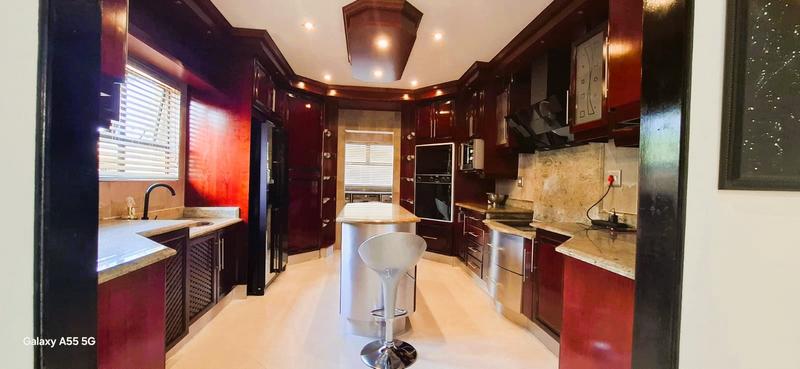 5 Bedroom Property for Sale in Mount Edgecombe KwaZulu-Natal