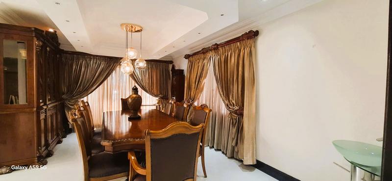 5 Bedroom Property for Sale in Mount Edgecombe KwaZulu-Natal