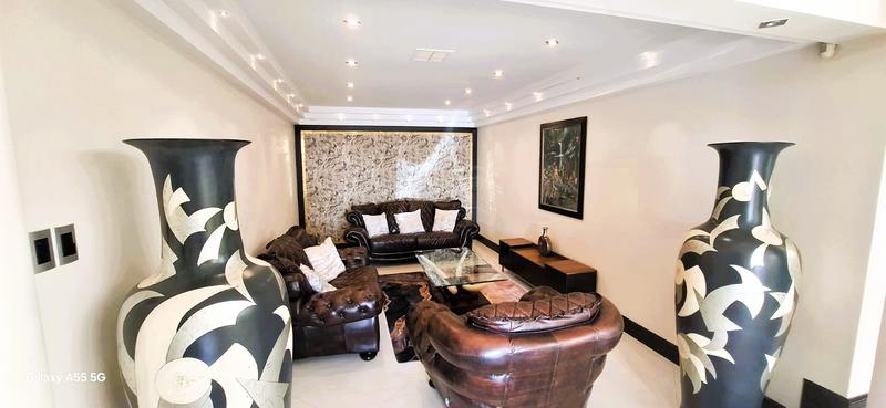 5 Bedroom Property for Sale in Mount Edgecombe KwaZulu-Natal