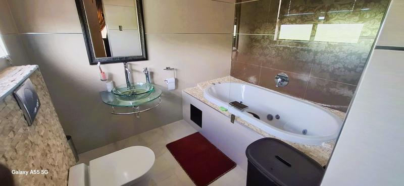 5 Bedroom Property for Sale in Mount Edgecombe KwaZulu-Natal