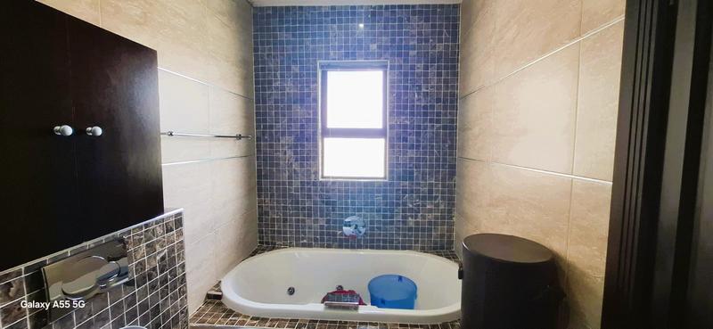 5 Bedroom Property for Sale in Mount Edgecombe KwaZulu-Natal