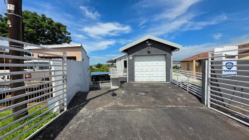 4 Bedroom Property for Sale in Chatsworth KwaZulu-Natal