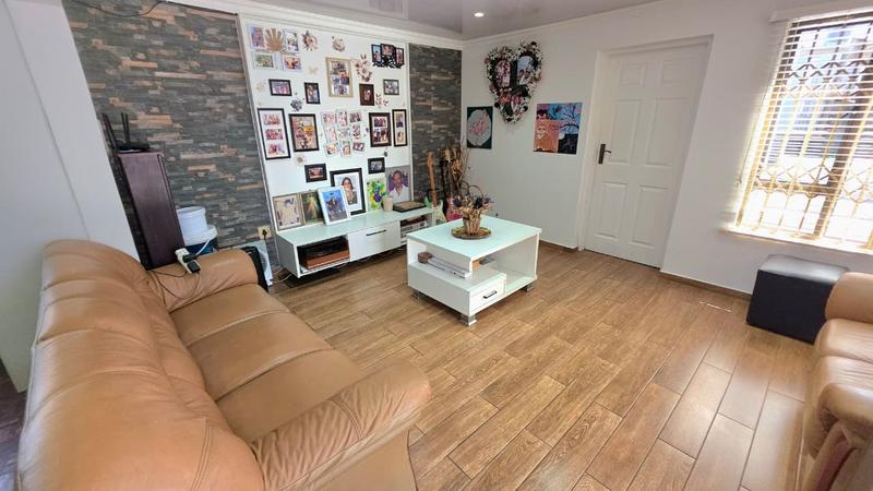 4 Bedroom Property for Sale in Chatsworth KwaZulu-Natal