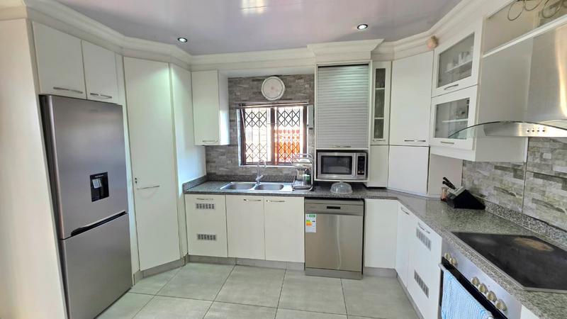 4 Bedroom Property for Sale in Chatsworth KwaZulu-Natal