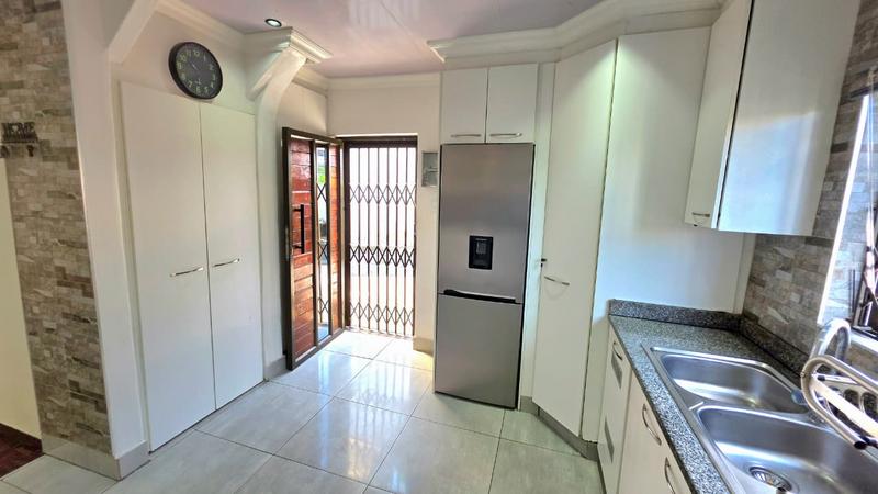 4 Bedroom Property for Sale in Chatsworth KwaZulu-Natal