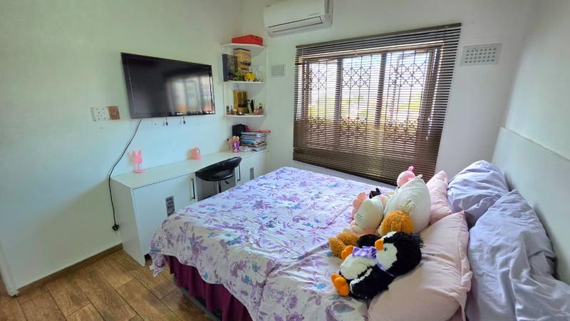 4 Bedroom Property for Sale in Chatsworth KwaZulu-Natal