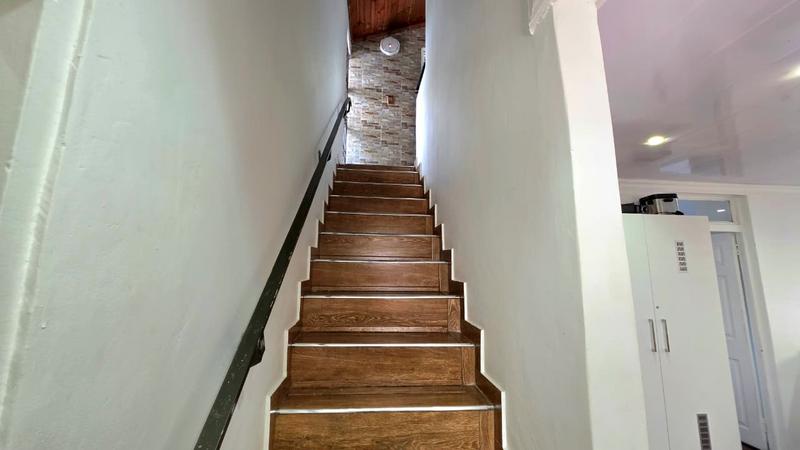 4 Bedroom Property for Sale in Chatsworth KwaZulu-Natal