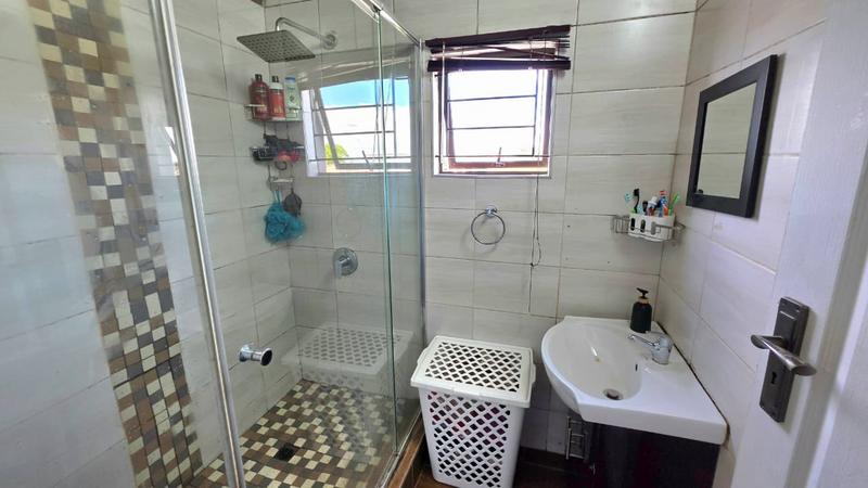 4 Bedroom Property for Sale in Chatsworth KwaZulu-Natal