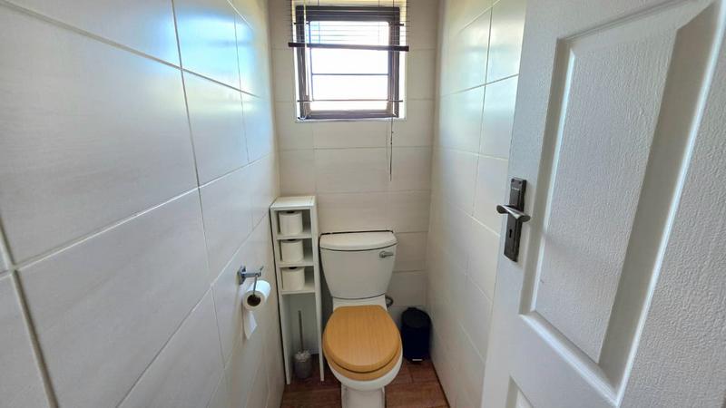 4 Bedroom Property for Sale in Chatsworth KwaZulu-Natal