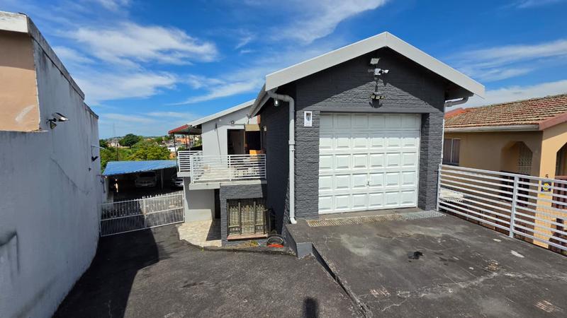 4 Bedroom Property for Sale in Chatsworth KwaZulu-Natal