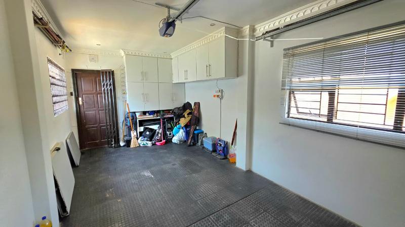 4 Bedroom Property for Sale in Chatsworth KwaZulu-Natal