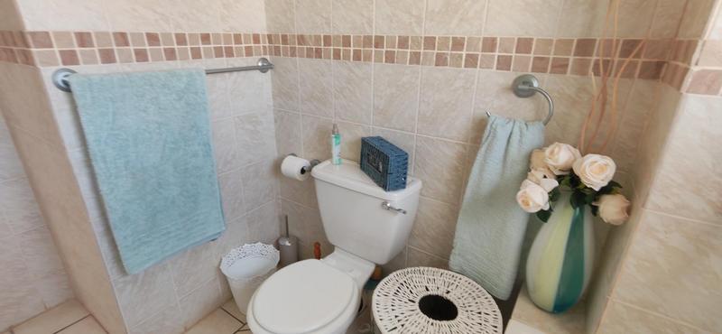 4 Bedroom Property for Sale in Beacon Rocks KwaZulu-Natal