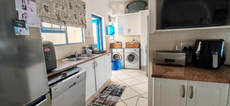 4 Bedroom Property for Sale in Beacon Rocks KwaZulu-Natal