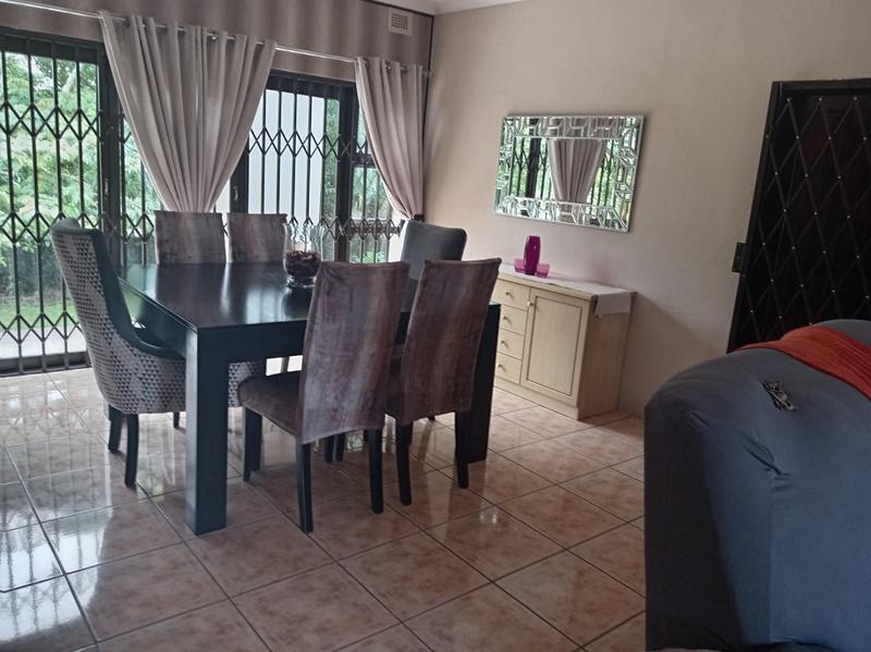 3 Bedroom Property for Sale in Uvongo KwaZulu-Natal