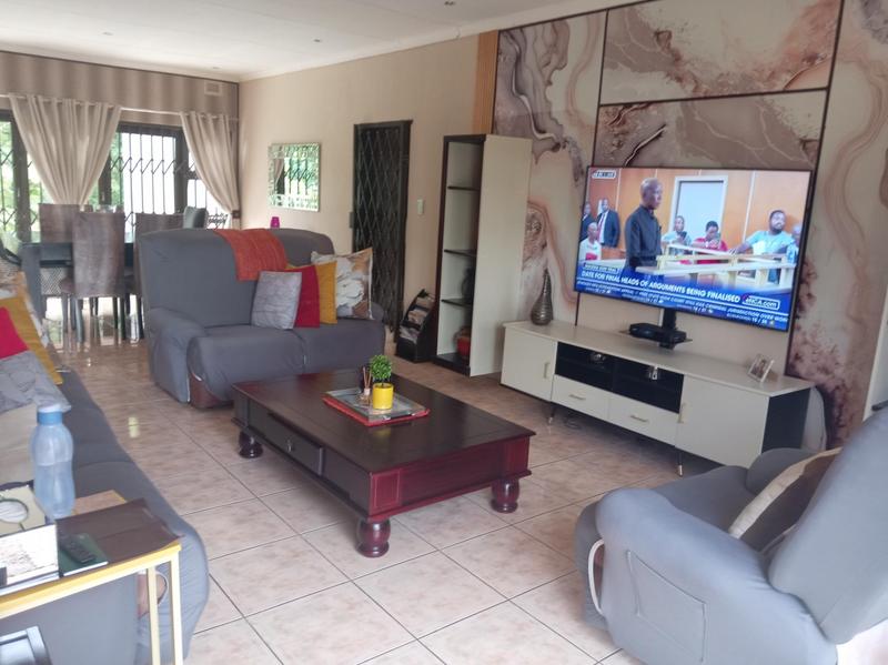 3 Bedroom Property for Sale in Uvongo KwaZulu-Natal