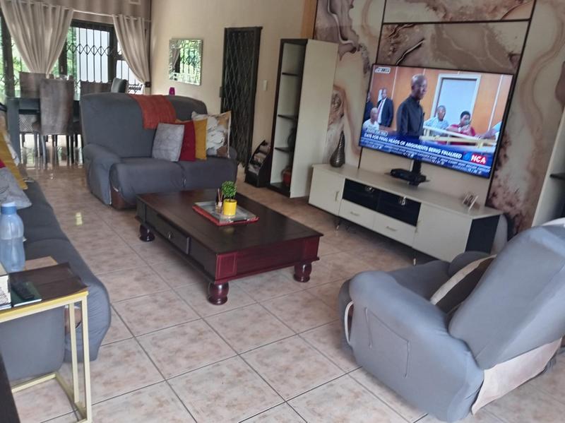 3 Bedroom Property for Sale in Uvongo KwaZulu-Natal