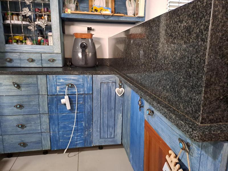 6 Bedroom Property for Sale in Uvongo KwaZulu-Natal