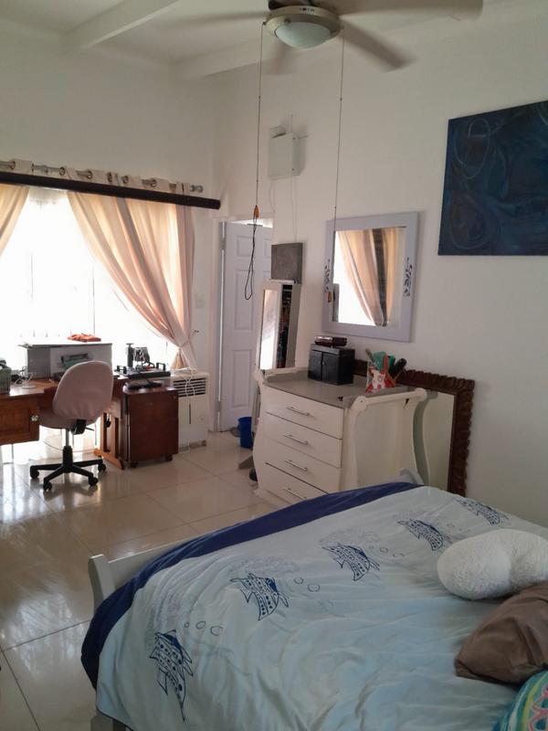 6 Bedroom Property for Sale in Uvongo KwaZulu-Natal