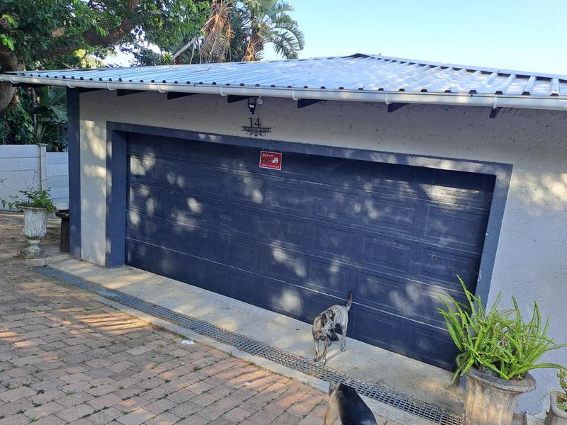 6 Bedroom Property for Sale in Uvongo KwaZulu-Natal