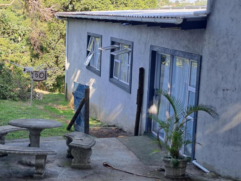 6 Bedroom Property for Sale in Uvongo KwaZulu-Natal