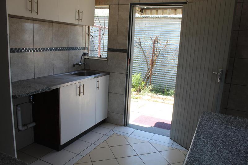 To Let 2 Bedroom Property for Rent in Acaciaville KwaZulu-Natal