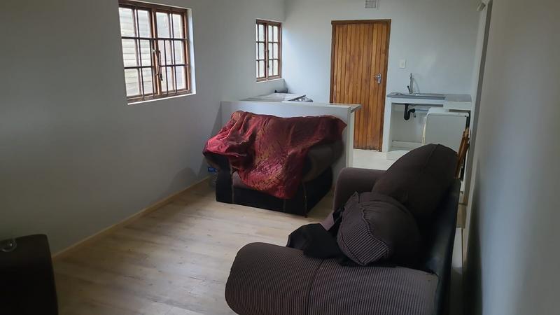 To Let 2 Bedroom Property for Rent in Umkomaas KwaZulu-Natal