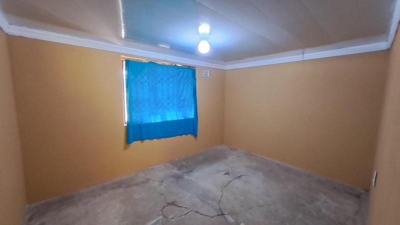 To Let 2 Bedroom Property for Rent in Umlazi KwaZulu-Natal
