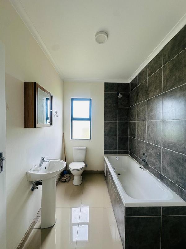 To Let 3 Bedroom Property for Rent in Shakaskraal KwaZulu-Natal