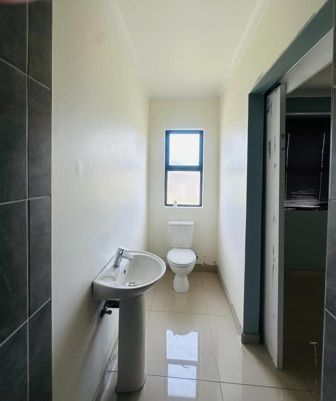 To Let 3 Bedroom Property for Rent in Shakaskraal KwaZulu-Natal