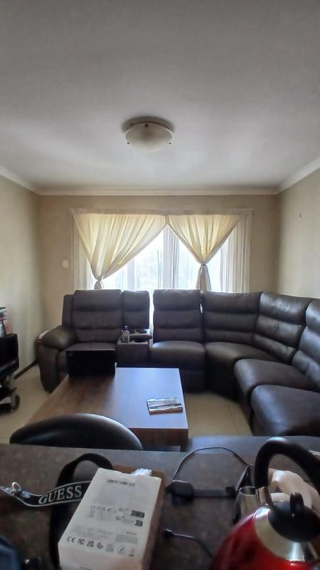 2 Bedroom Property for Sale in Montclair KwaZulu-Natal