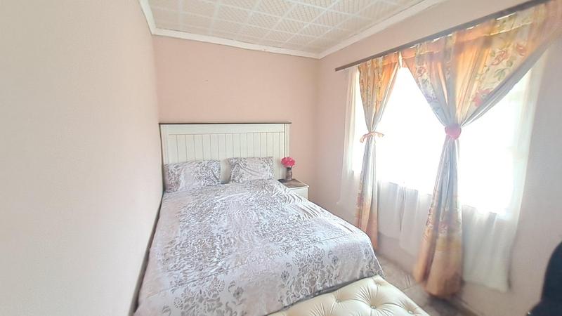 2 Bedroom Property for Sale in Umlazi KwaZulu-Natal