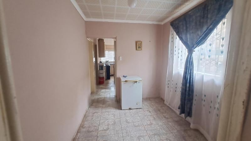 2 Bedroom Property for Sale in Umlazi KwaZulu-Natal