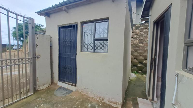 2 Bedroom Property for Sale in Umlazi KwaZulu-Natal