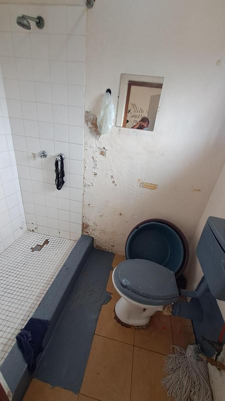 5 Bedroom Property for Sale in Umlazi KwaZulu-Natal