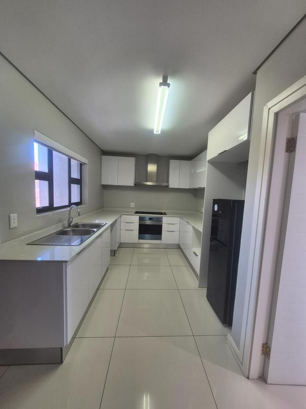 6 Bedroom Property for Sale in Izinga Ridge KwaZulu-Natal