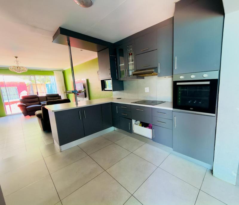 3 Bedroom Property for Sale in Newlands West KwaZulu-Natal